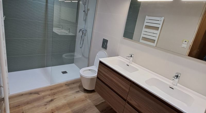 Salle de bain clé en main à Bletterans 39140 - douche italienne, carrelage